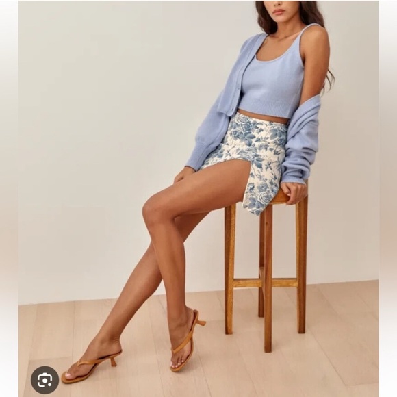 Reformation Margot Skirt in Pompadour, size 2, brand new, never worn. - Picture 4 of 12